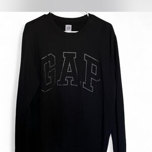 GAP Men's Black Crewneck Sweater